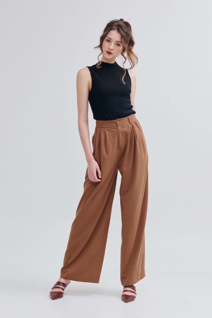 Áo croptop nhấn nút vai