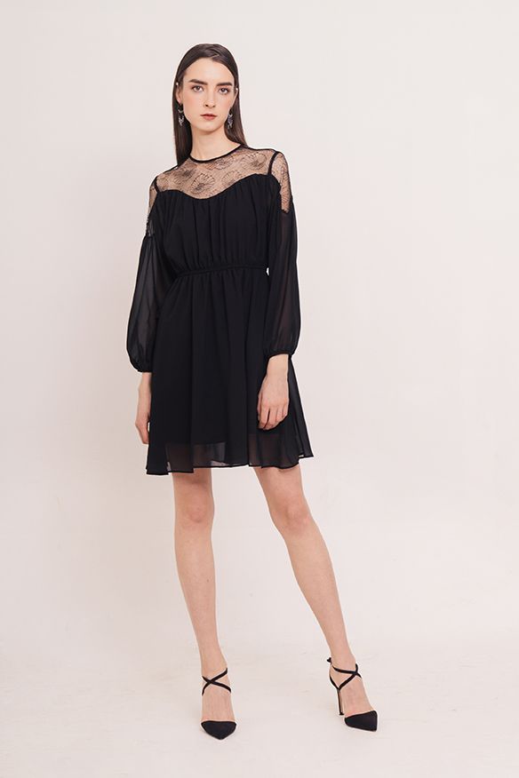 Đầm chiffon phối ren ngực tay dài