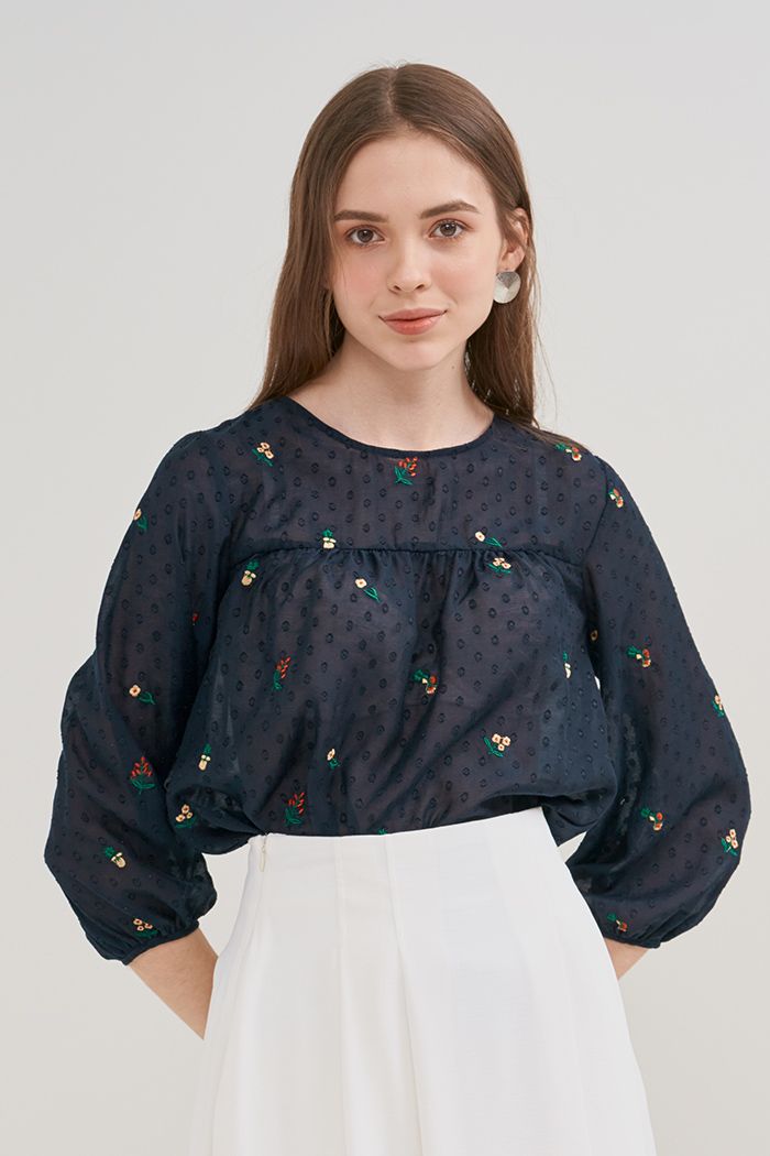 Áo cotton thêu hoa tay dài rã nhún ngực