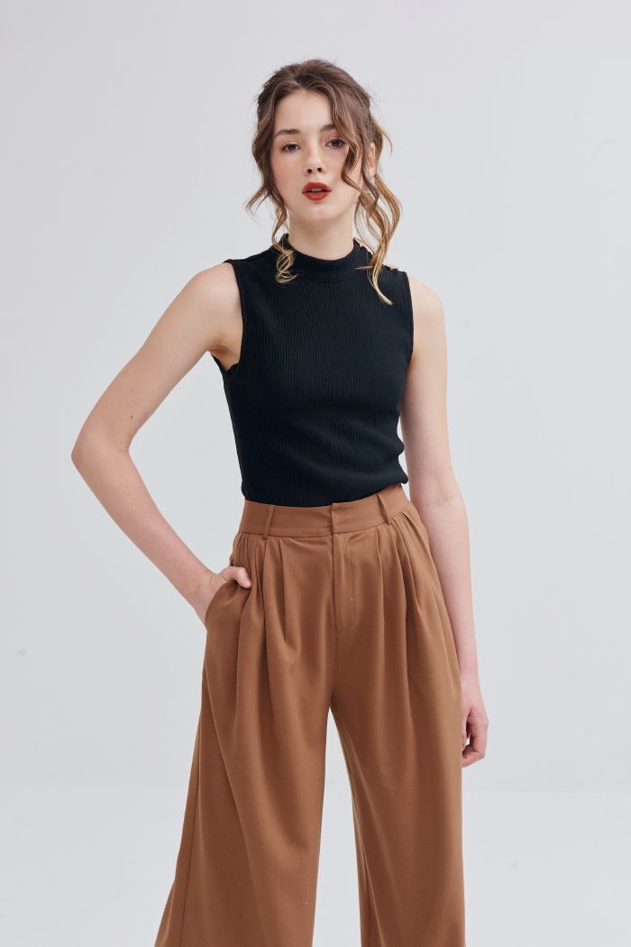 Áo croptop nhấn nút vai