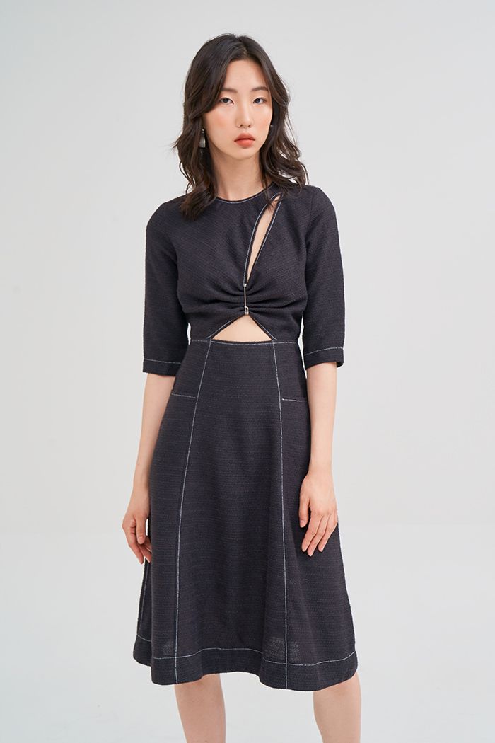 Đầm vải tuýt cutout thân trước chỉ nổi