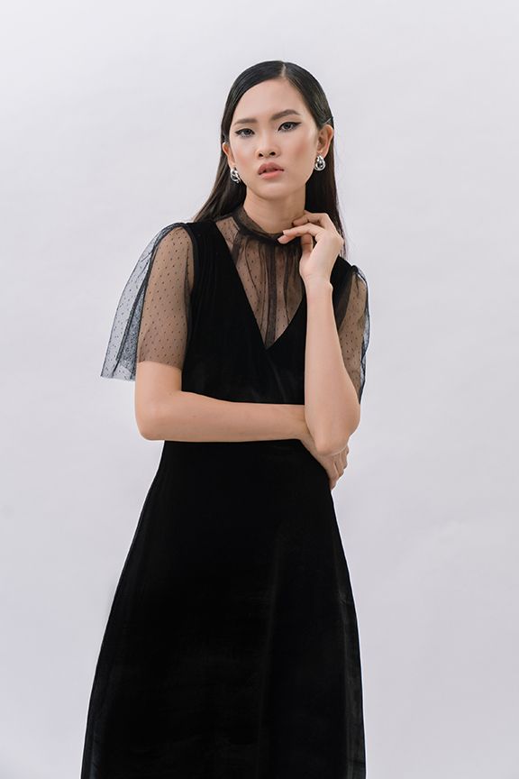 Đầm nhung midi cổ tim phối lưới bi