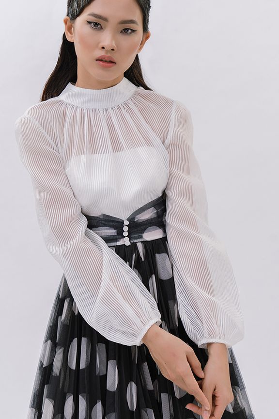 Đầm sheer chấm bi tùng dập li