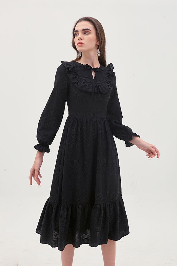 Đầm midi bèo ren cotton thêu