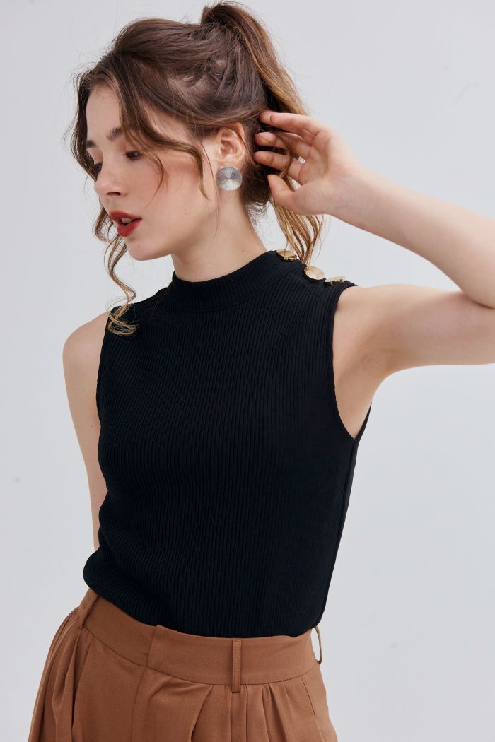 Áo croptop nhấn nút vai