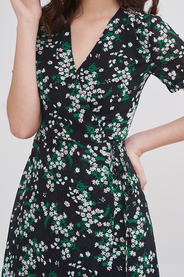 Đầm midi in hoa đắp tùng chéo cột dây nơ