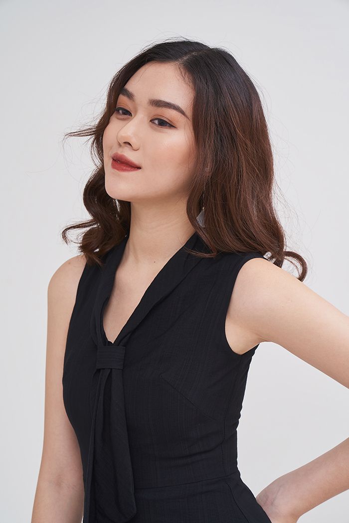 Đầm cơ bản thắt cravat giữa ngực