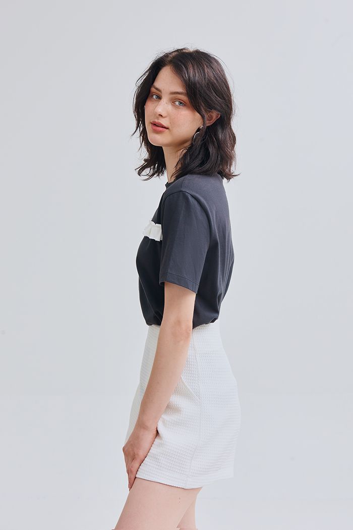 Áo thun kẹp bèo nhỏ ngang ngực