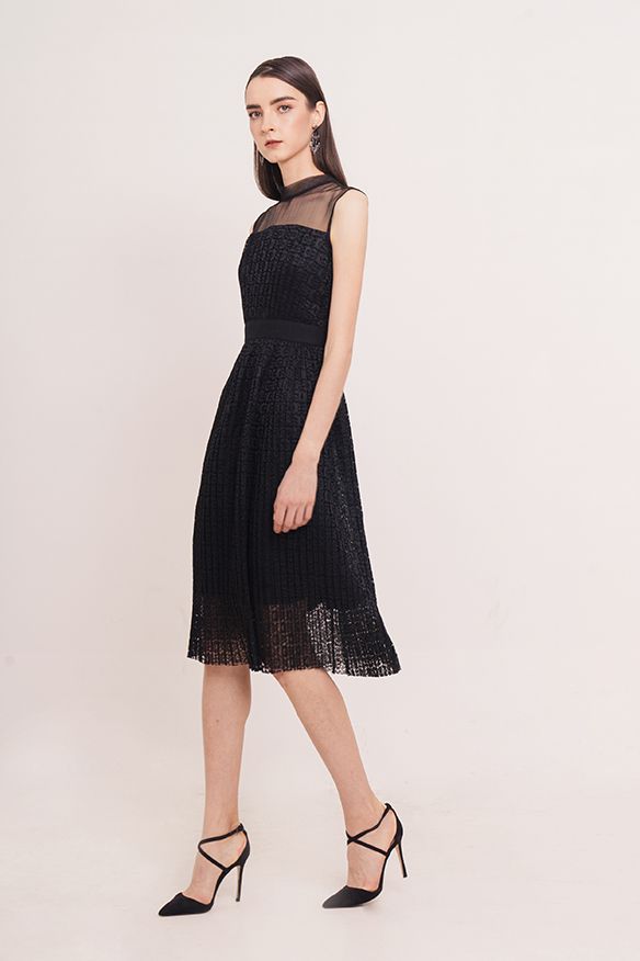 Đầm ren dập li phối sheer mỏng 3 lớp