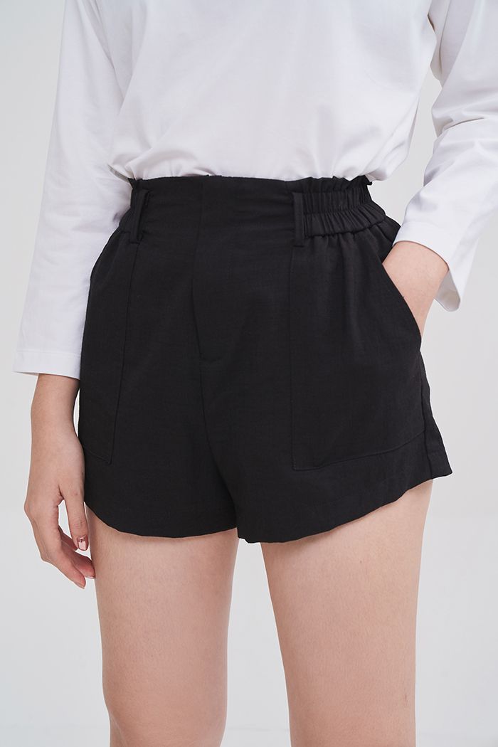 Quần short lưng thun đắp 2 túi vuông