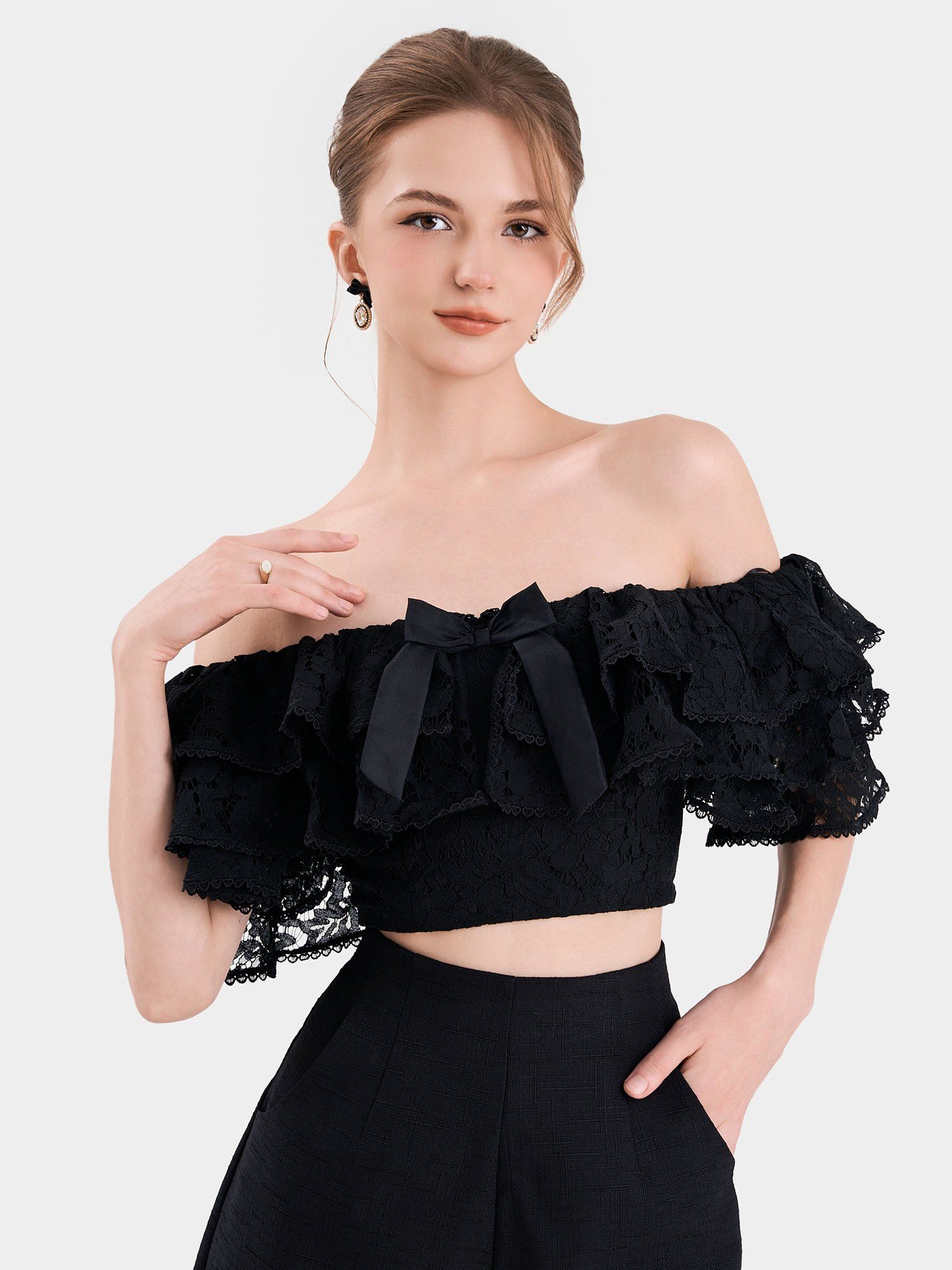  Áo ren croptop phối bèo 3 tầng đính nơ cổ 