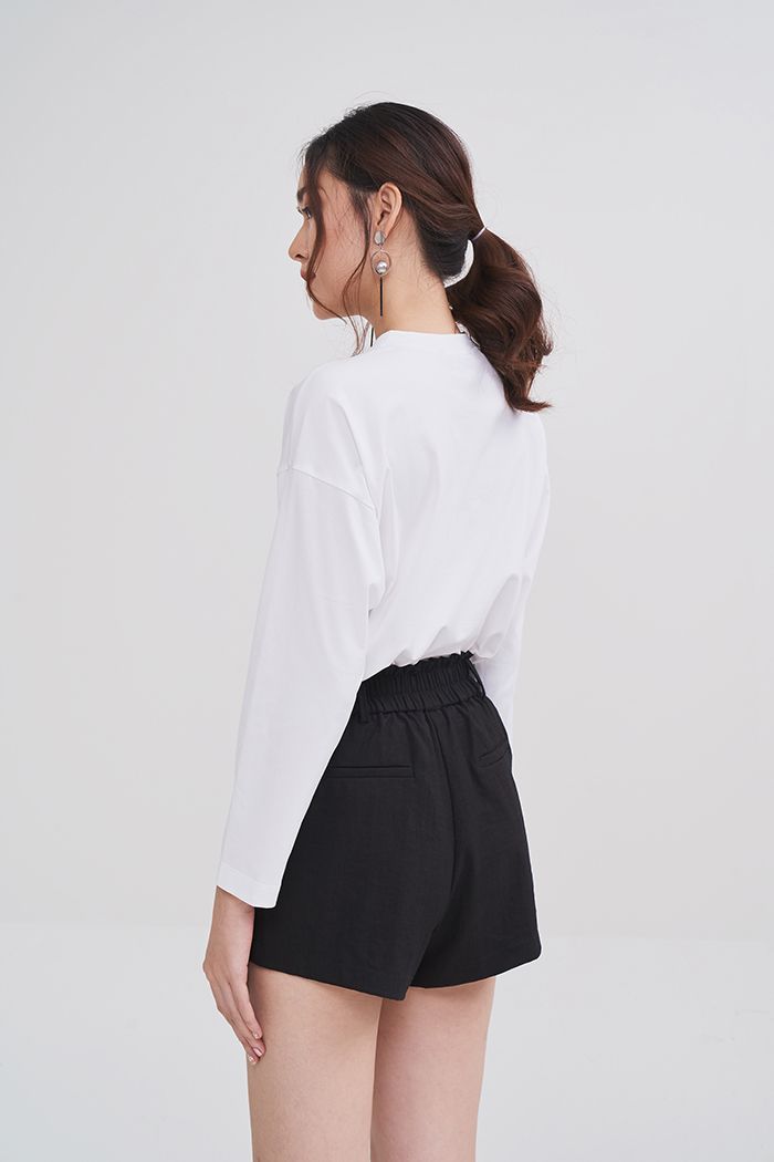 Quần short lưng thun đắp 2 túi vuông