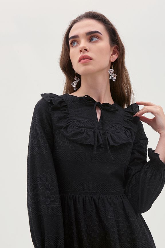 Đầm midi bèo ren cotton thêu