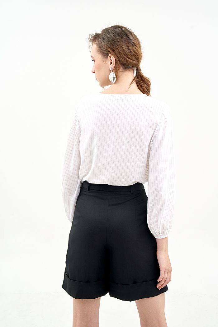 Quần short ống rộng lật lai
