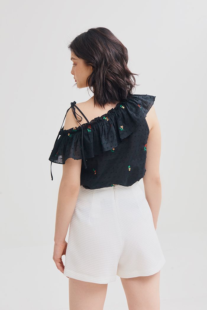 Áo cotton thêu hoa bèo 1 vai dây