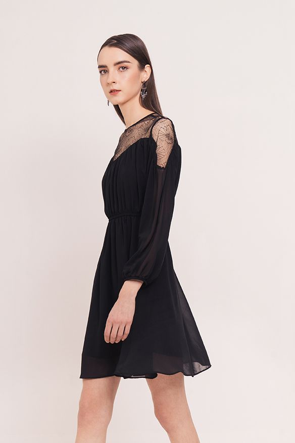 Đầm chiffon phối ren ngực tay dài