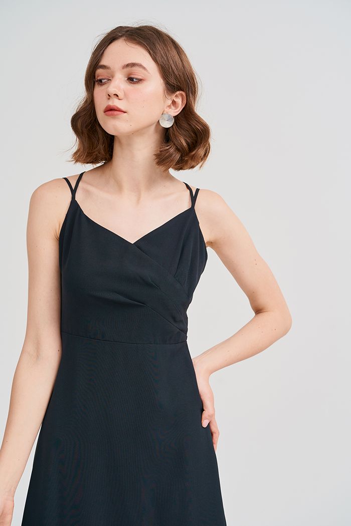 Đầm 2 dây midi xếp li chìm