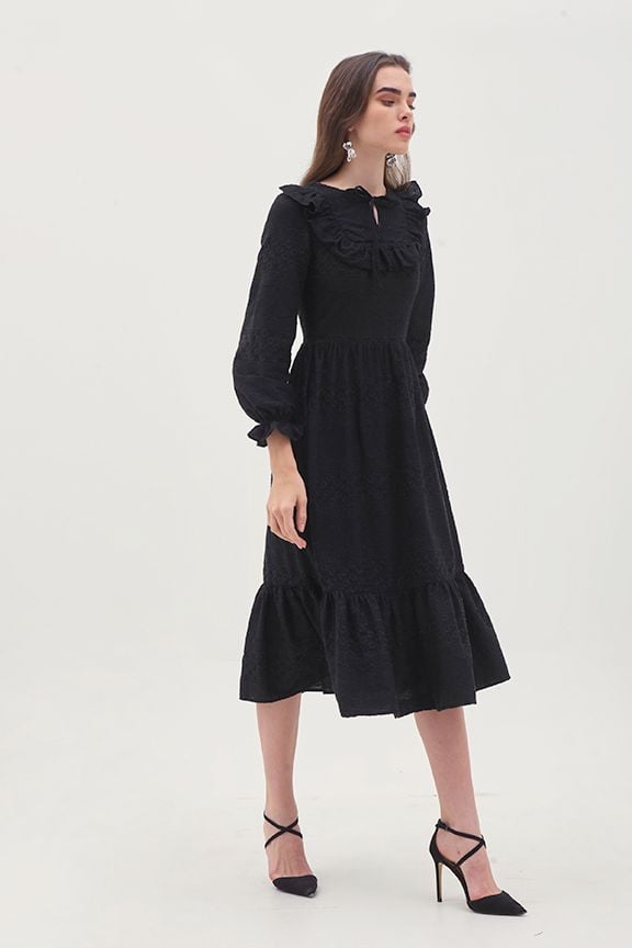 Đầm midi bèo ren cotton thêu