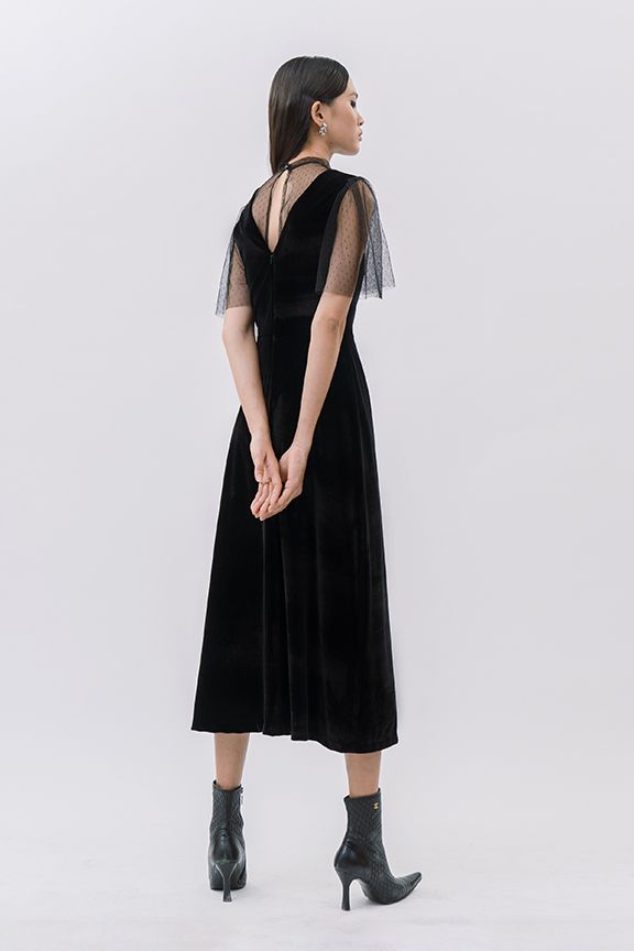 Đầm nhung midi cổ tim phối lưới bi