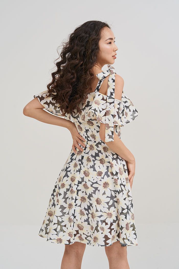 Đầm linen 2 dây bảng to bèo ngực in hoạ tiết
