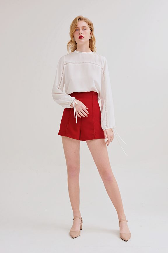 Quần short nhấn viền dọc tiệp màu