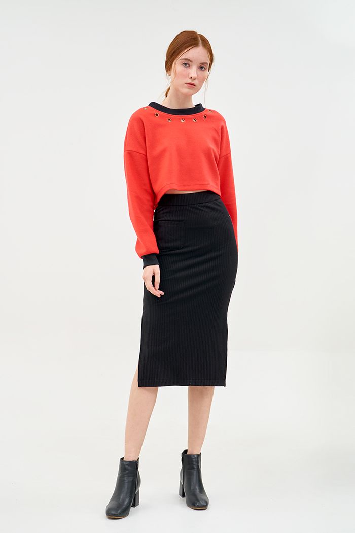 Áo thun croptop cổ đục mắt cáo