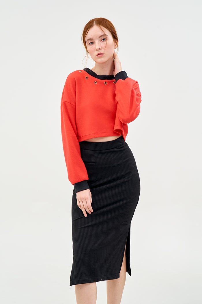 Áo thun croptop cổ đục mắt cáo