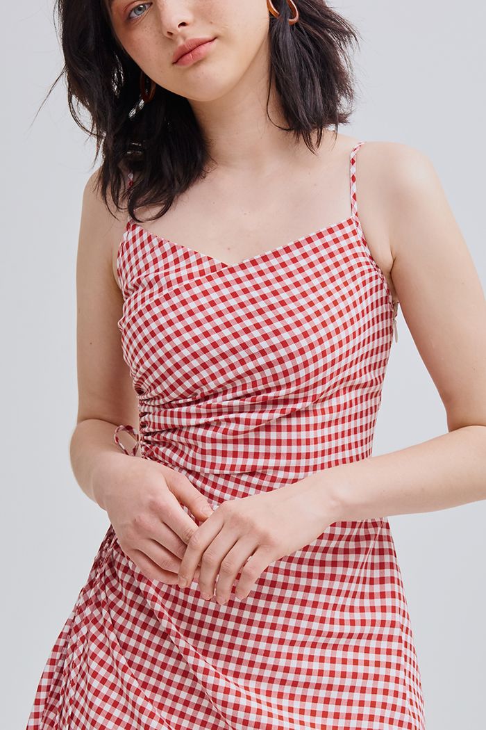 Đầm 2 dây caro rút nhún 1 bên eo