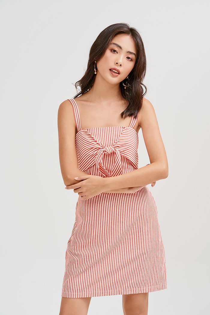 Đầm sọc 2 dây thắt nơ ngực