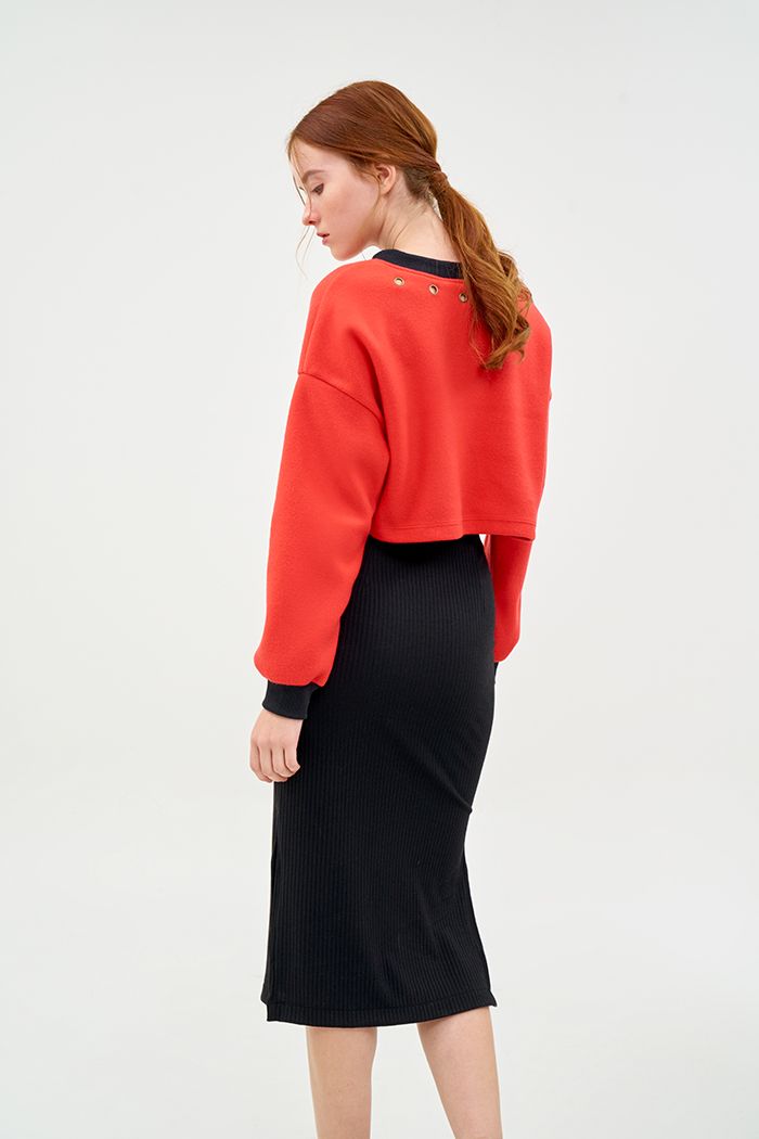 Áo thun croptop cổ đục mắt cáo