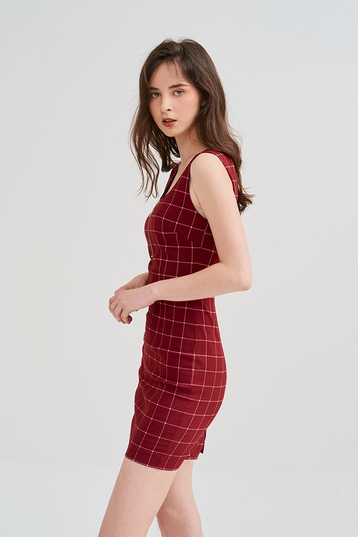 Đầm caro sát nách dây kéo sắt