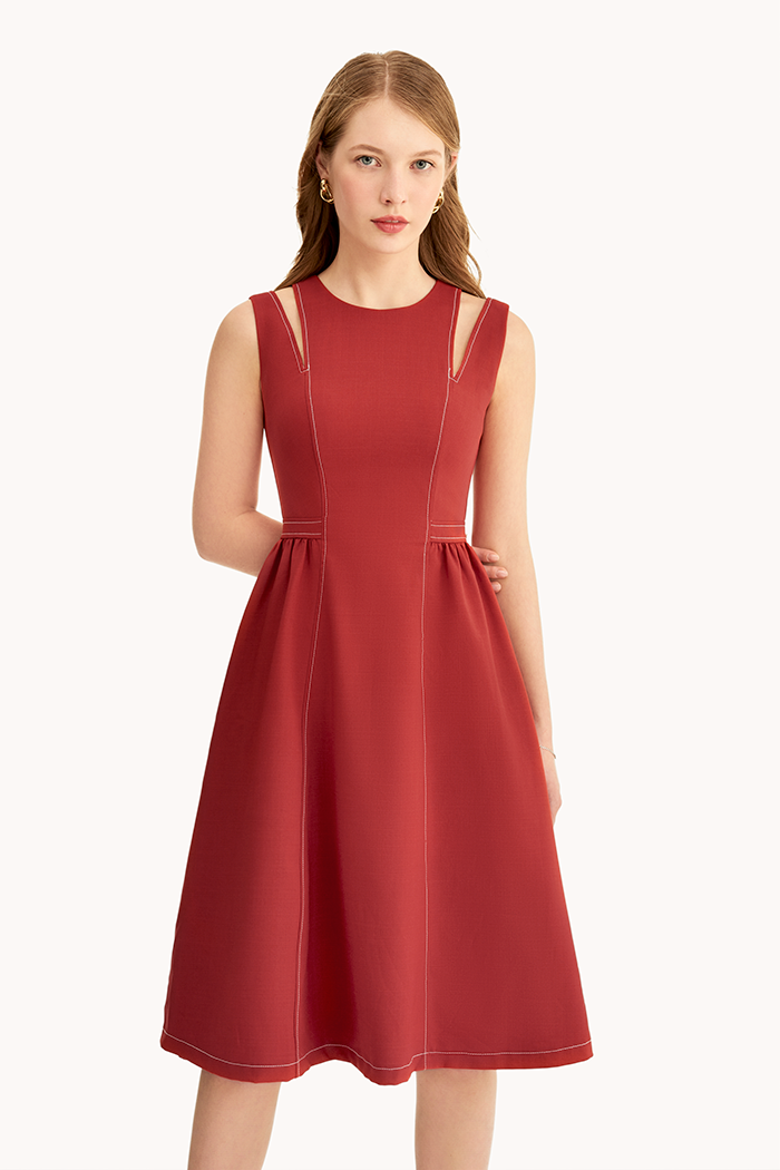 Đầm cutout vai chỉ nổi