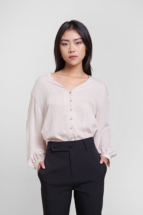 Áo linen cổ tim nút bọc