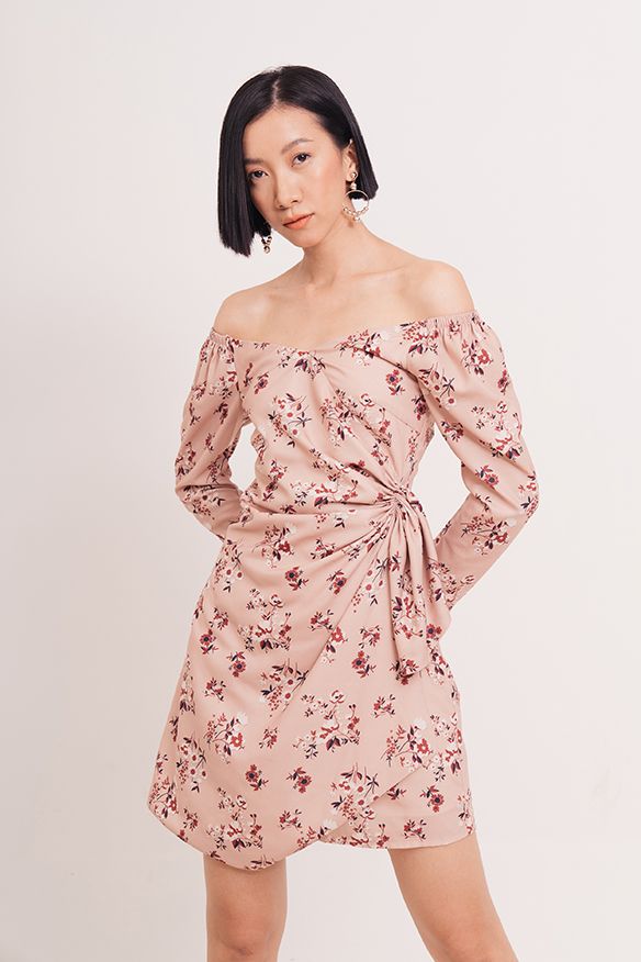 Đầm in hoạ tiết hoa nhấn chi tiết crown