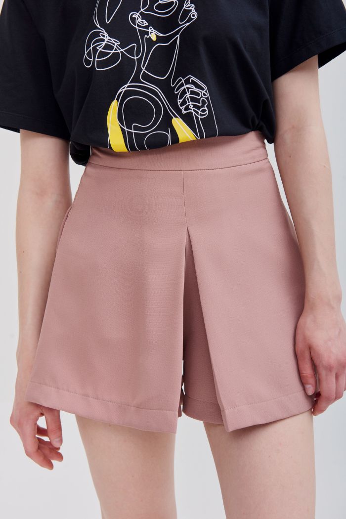 Quần short xếp li hợp dây kéo hông