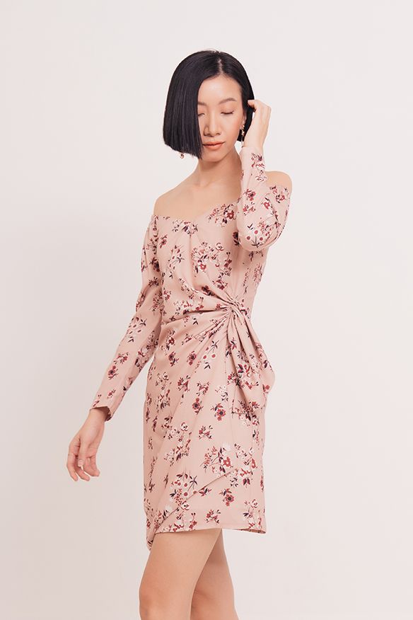 Đầm in hoạ tiết hoa nhấn chi tiết crown