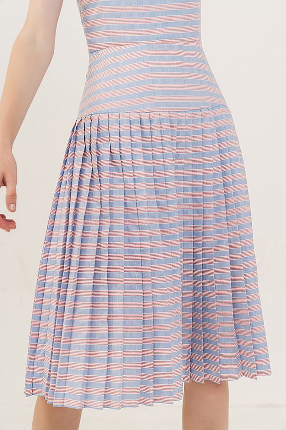 Đầm midi 2 dây cổ vuông dập li tùng