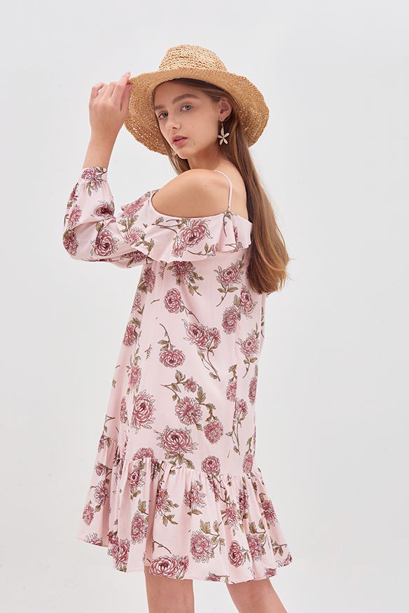 Đầm hoa bèo ngực 2 dây tay dài