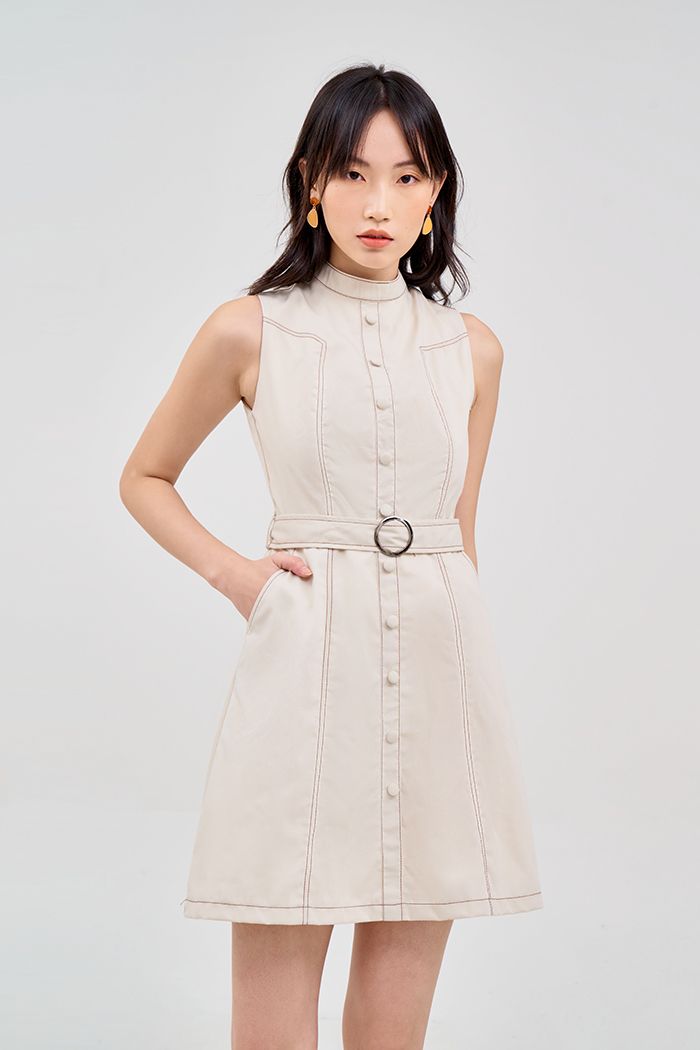 Đầm khaki diễu chỉ đính nút bọc nẹp giả