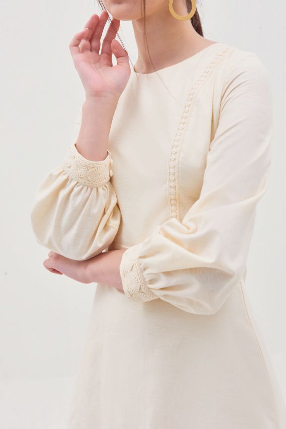 Đầm tay dài viền ren lai tay - ngực