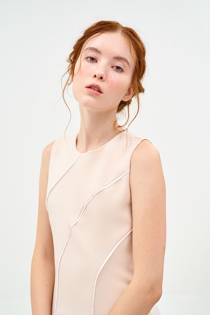 Đầm midi sát nách cặp viền uốn cong
