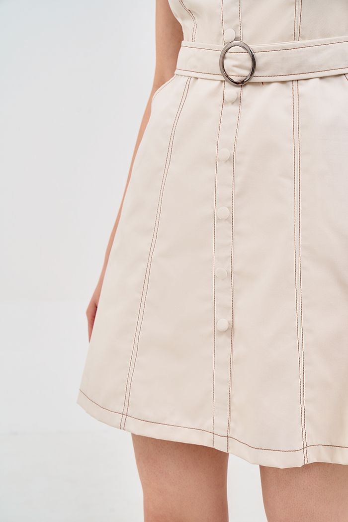 Đầm khaki diễu chỉ đính nút bọc nẹp giả