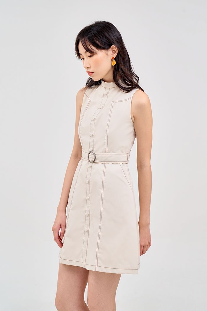 Đầm khaki diễu chỉ đính nút bọc nẹp giả