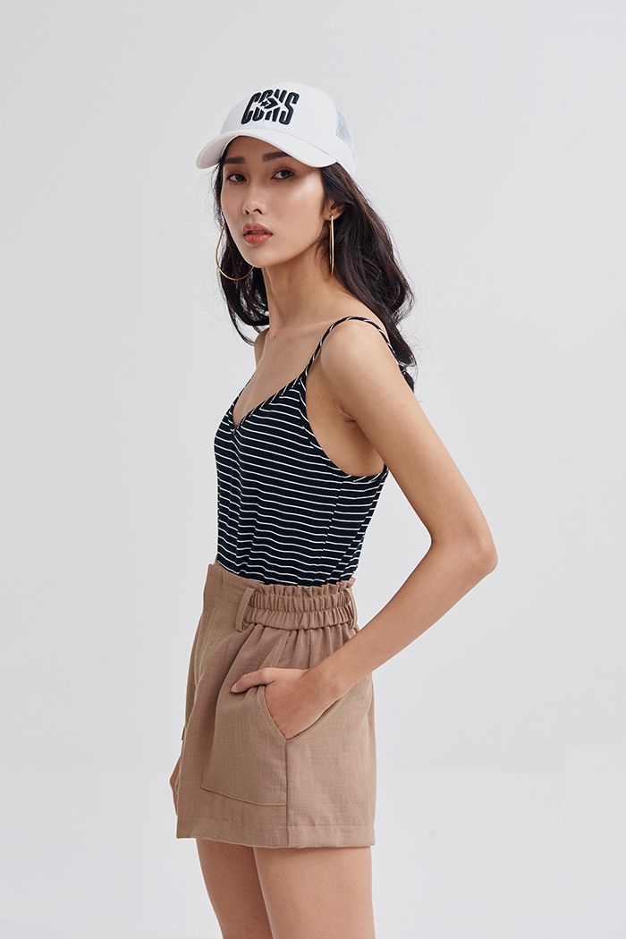Quần short lưng thun đắp 2 túi vuông