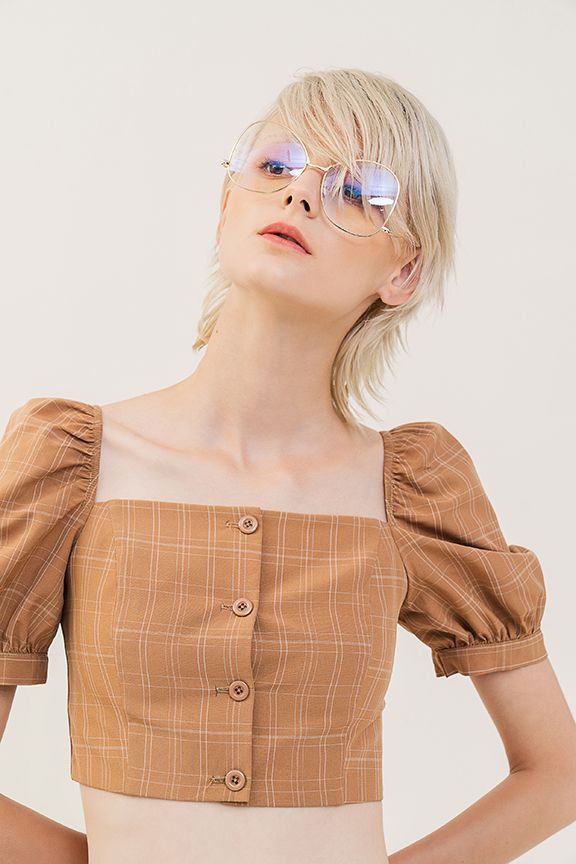 Áo croptop cổ vuông nhấn nút