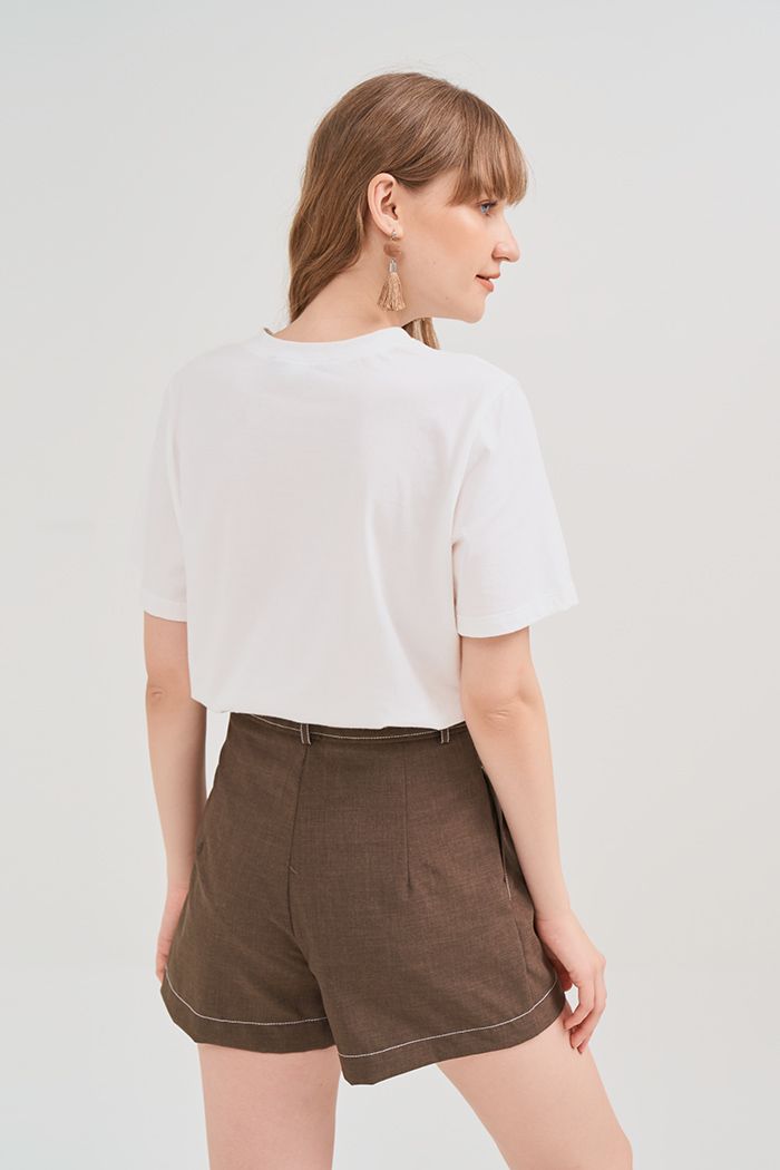 Quần short xếp 2 li diễu chỉ nổi