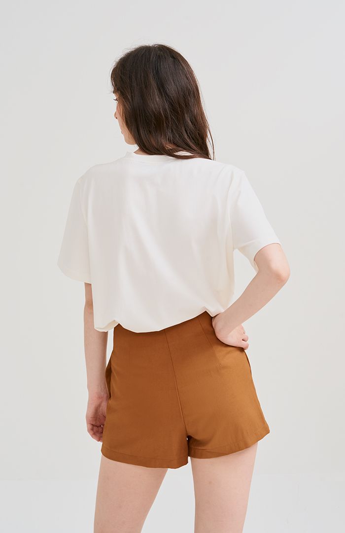 Quần short cơ bản nhấn nút baget