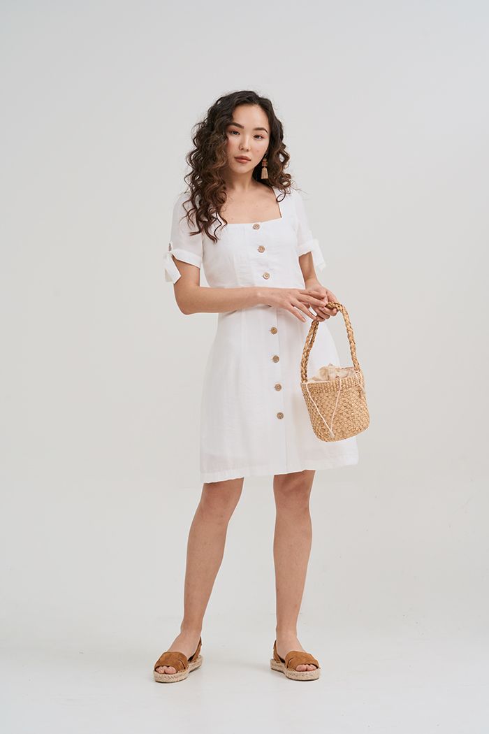 Đầm cổ vuông nẹp nút gỗ tay thắt nơ