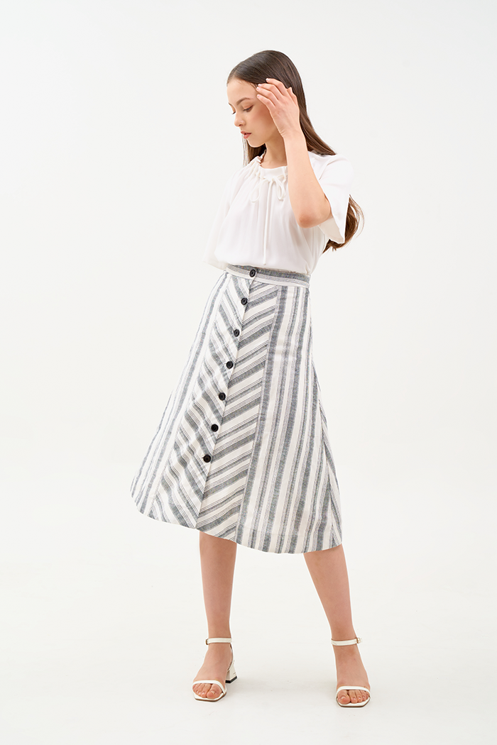 Váy linen đâu sọc nút đen