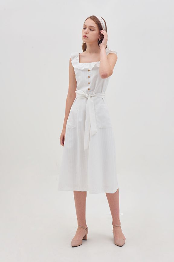 Đầm sát nách cổ vuông bèo midi